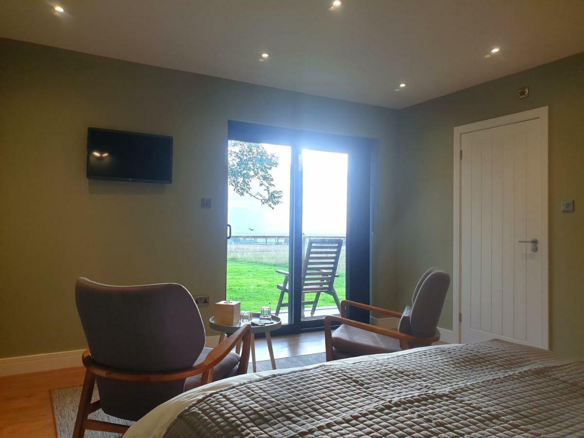 Open Acres Accommodation And Airport Parking Backwell 외부 사진